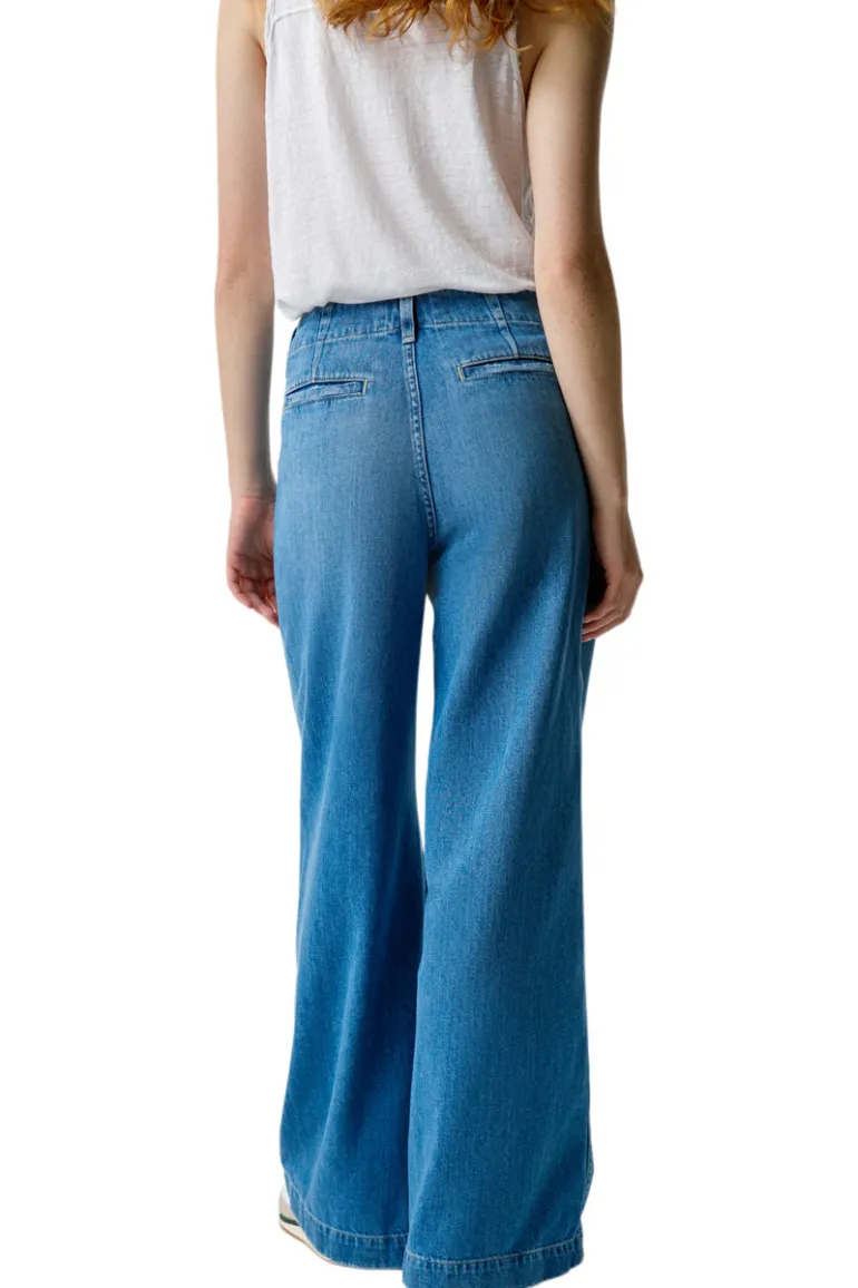 AMO Denim Edith Wide Leg in Amity