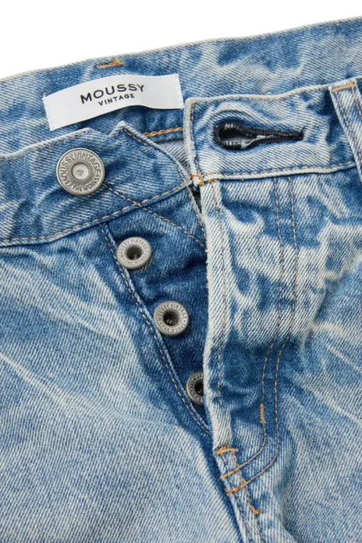 Moussy Denim Wildwood Straight Leg in Light Blue