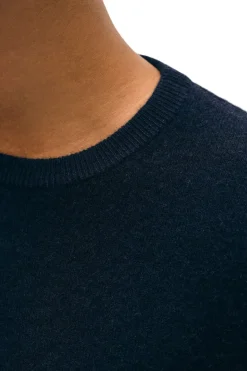 White & Warren Cashmere Slim Crewneck