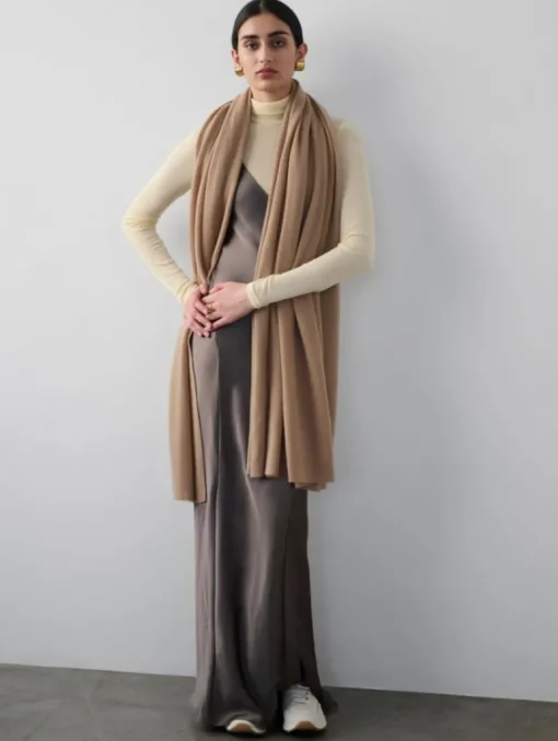 White + Warren Cashmere Travel Wrap