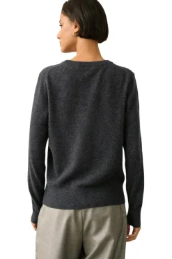 White & Warren Classic Cashmere Crewneck Sweater